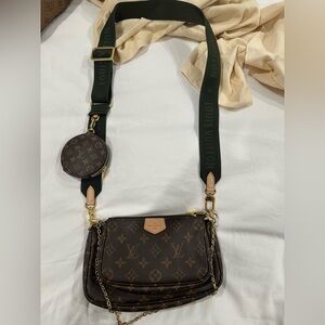Louis Vuitton multi pochette accessories